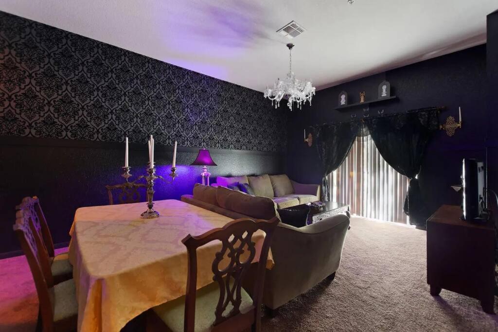 Апартаменты A Spooktacular Haunted Mansion. Киссимми Экстерьер фото