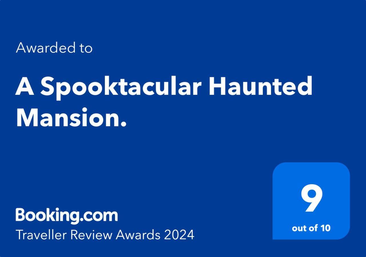 Апартаменты A Spooktacular Haunted Mansion. Киссимми Экстерьер фото